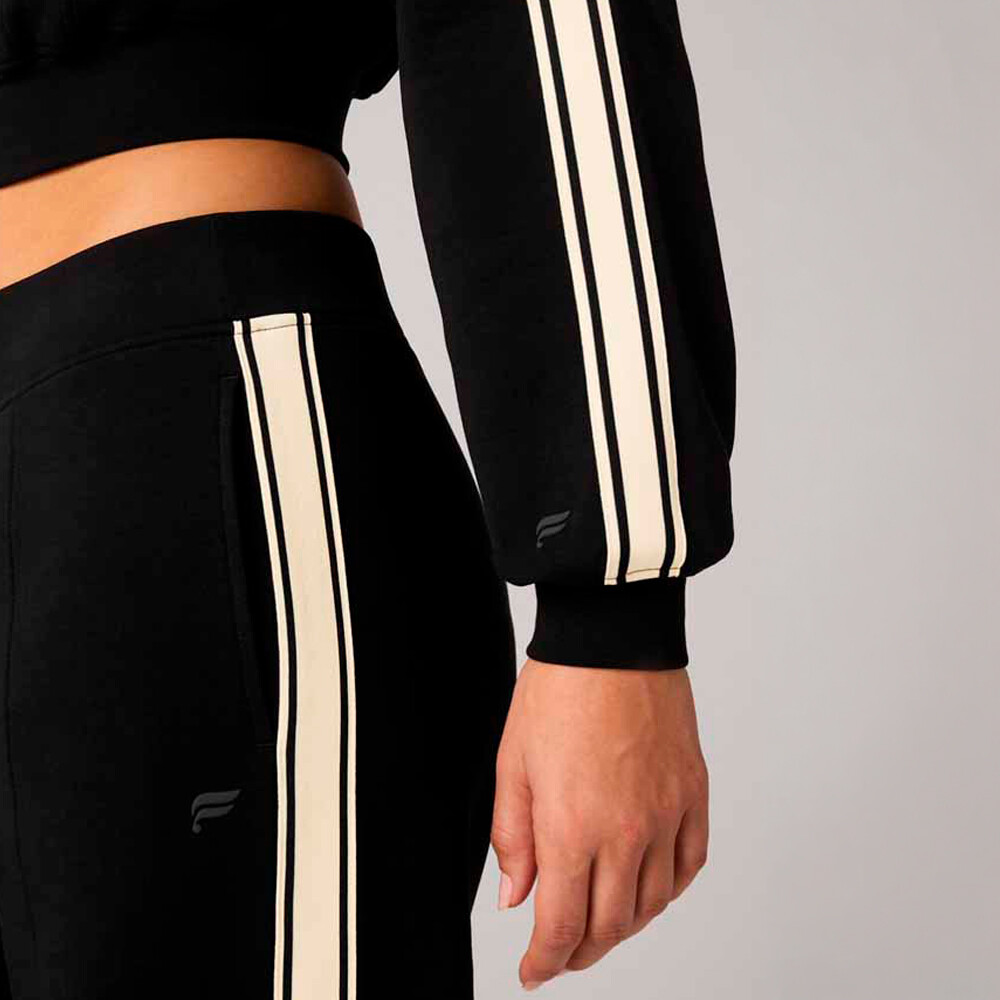 Casaca Elevated Track Jacket Mujer Black/almond Milk