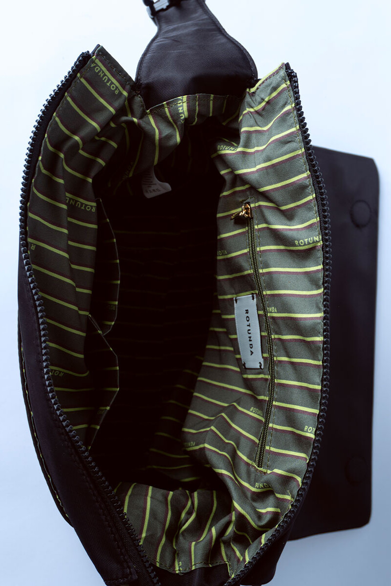 Zenda Black