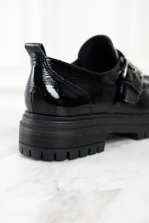 Zapato Hebilla Charol Negro