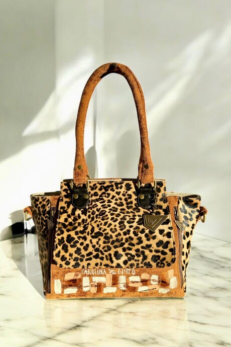 Cartera MILA Con Arte Pintada A Mano Terra Y Print.