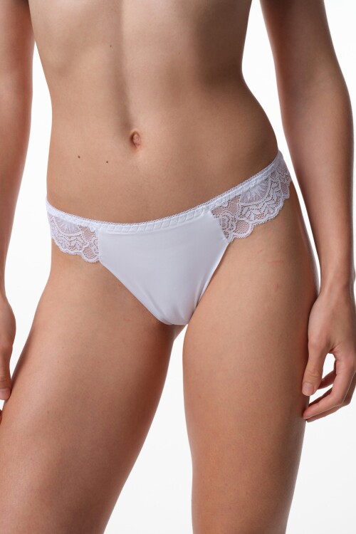 Colaless Eliana Blanco
