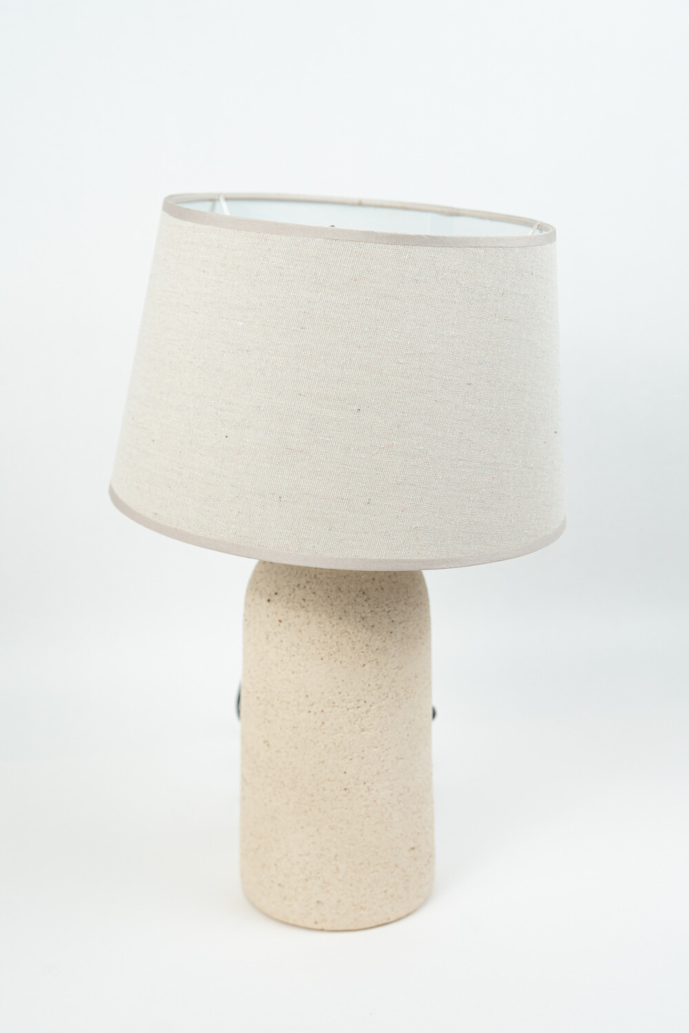 Lampara De Mesa Kyne Color Unico