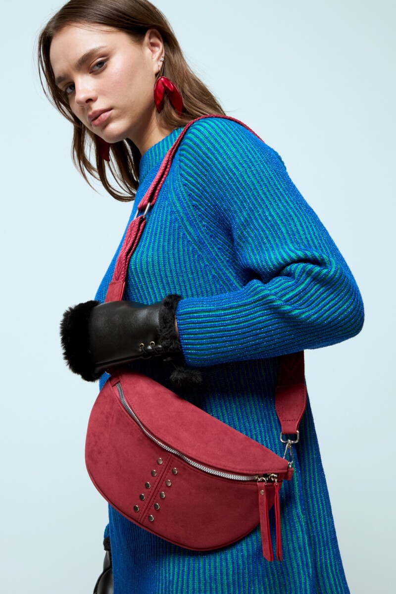 Riñonera suede con tachas - rojo 