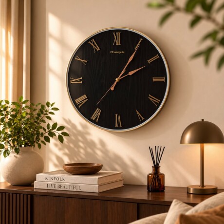 Reloj de Pared Negro con Números Romanos Dorados - Ø41 cm Reloj de Pared Negro con Números Romanos Dorados - Ø41 cm