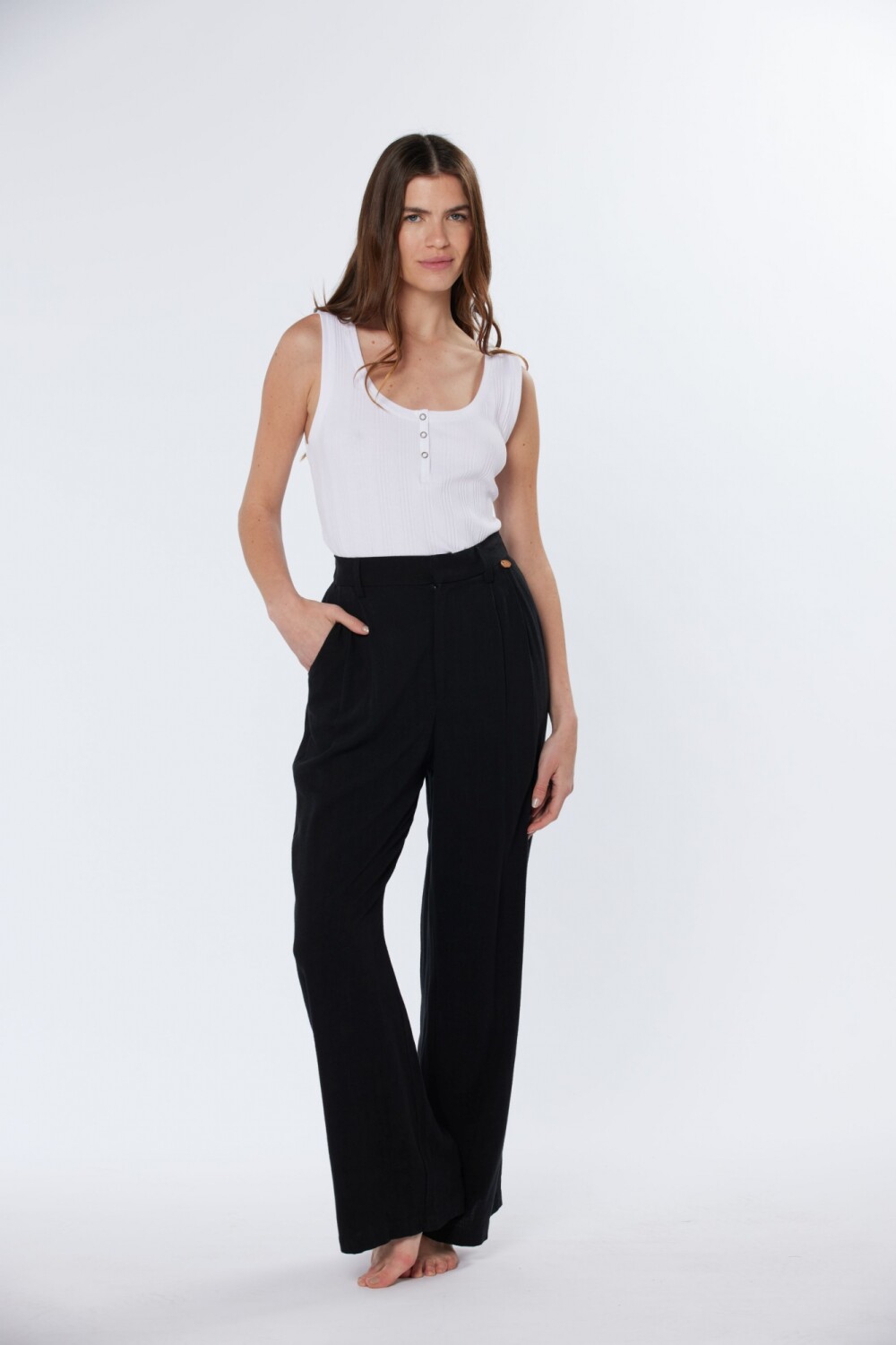 PANTALÓN DE LINO CON MEDIA CINTURA ELASTIZADA Negro