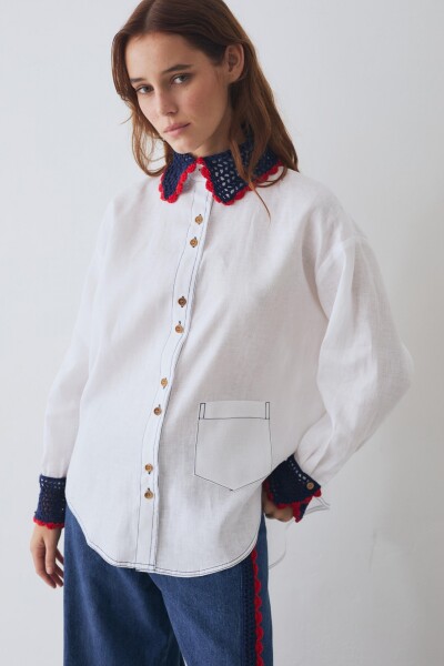 CAMISA EMBLEMA Blanco Con Rojo Y Azul