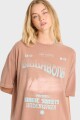 REMERA TAKE A TOUR SS TEE H-marron