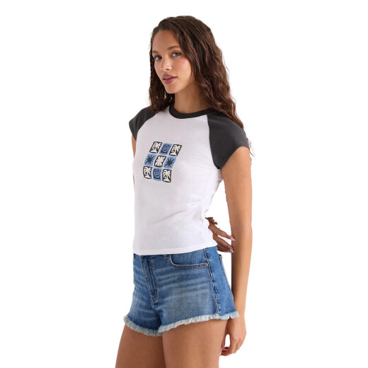 Remera Volcom Kick It Game Day Crop Tee - Blanco Remera Volcom Kick It Game Day Crop Tee - Blanco