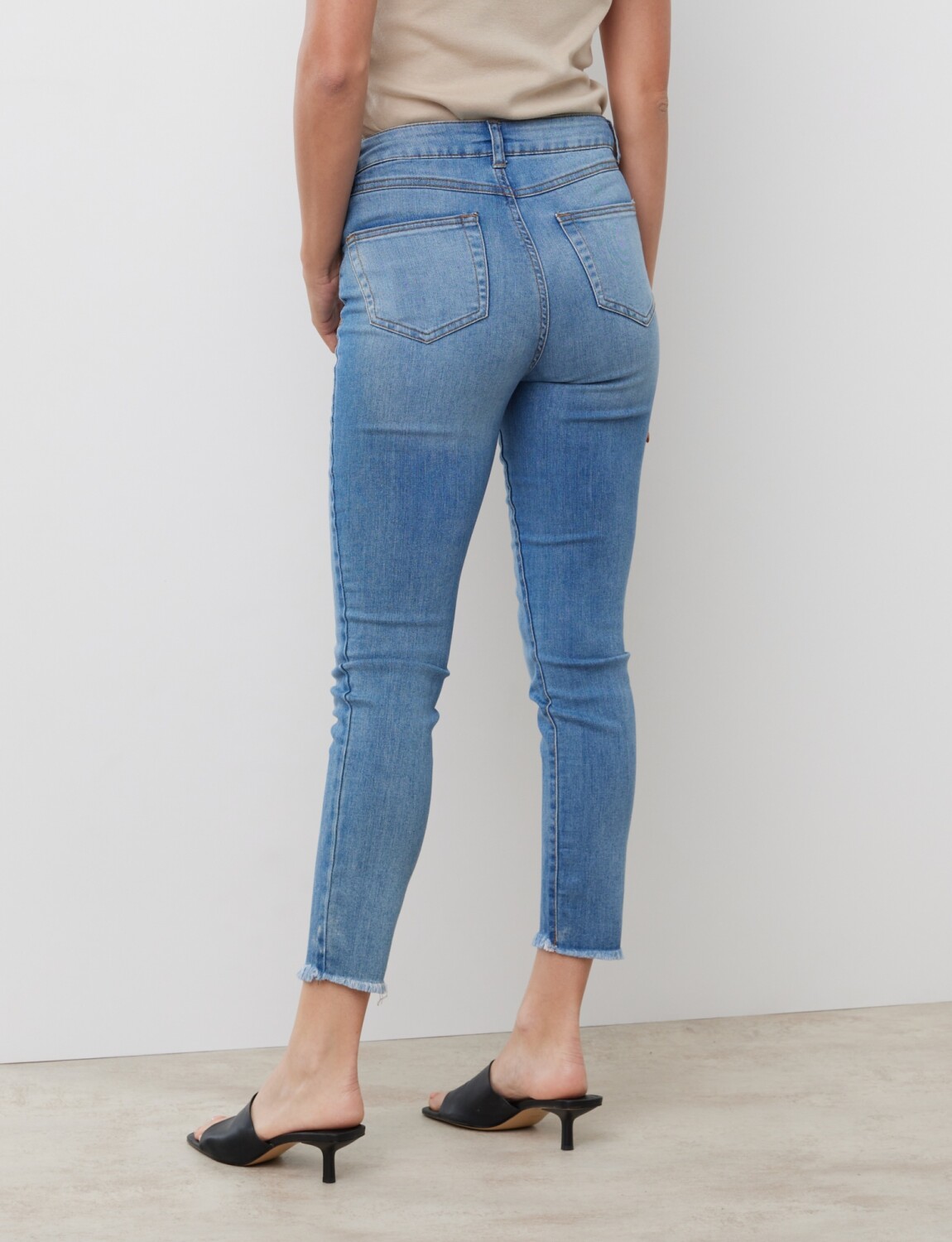 Skinny Jeans Tampa  Pantalón ajustado desgarrado para mujer 8098MX – EMME