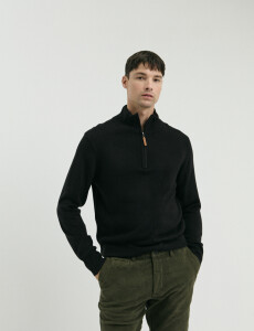470415 REMERA HARRINGTON LABEL Negro