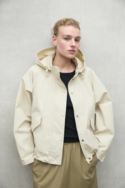 CHAQUETA BELUMUT Crema