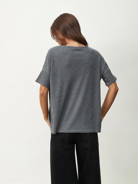 REMERA MENORCA GRIS OSCURO