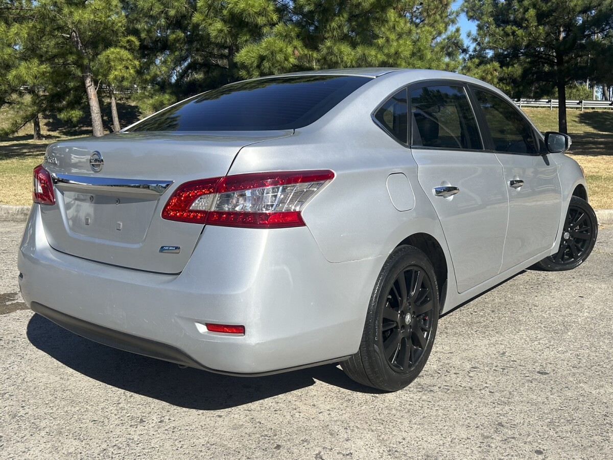 Nissan Sentra 1.8 Exclusive CVT Permuta / Financia Nissan Sentra 1.8 Exclusive CVT Permuta / Financia