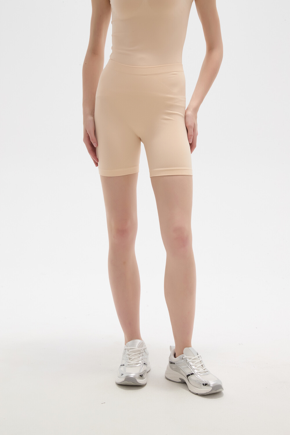 Short Jasira Beige