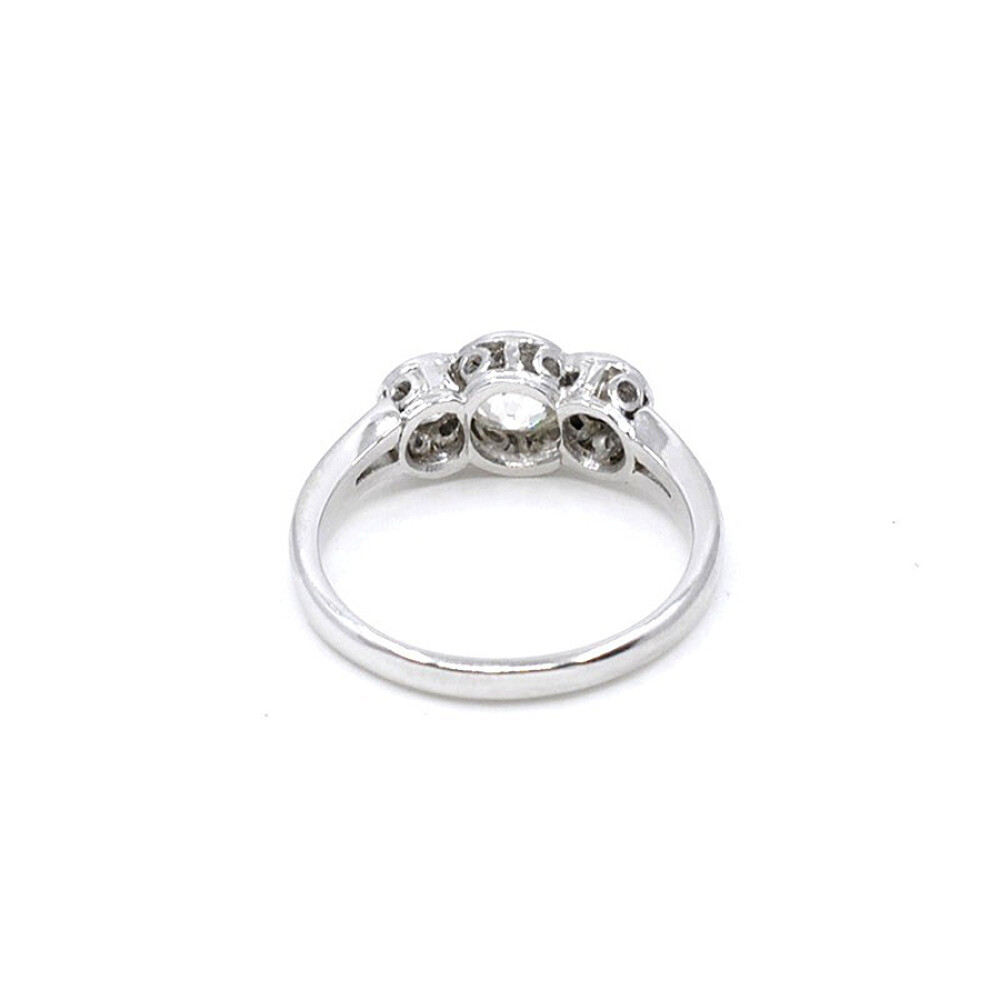 Anillo Estilo Antiguo En Platino Y Brillantes Anillo Estilo Antiguo En Platino Y Brillantes