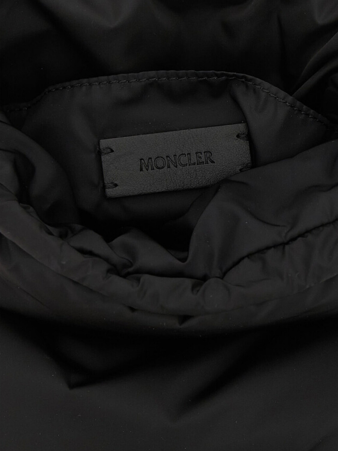 MONCLER - Bucket Bag Caradoc Negro