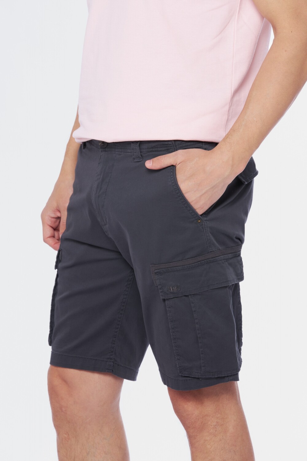 BERMUDA CARGO CON SPANDEX Gris