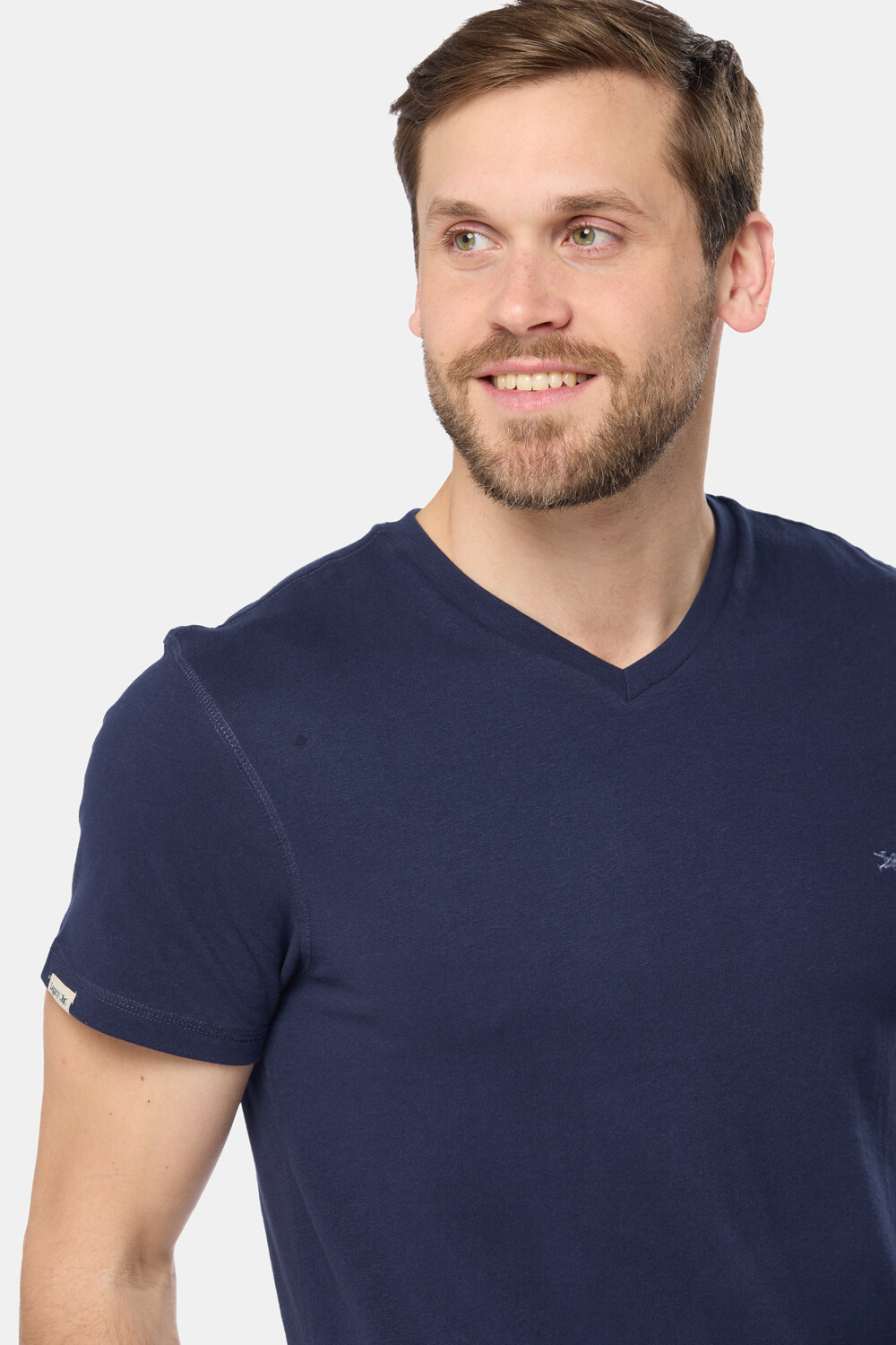 REMERA LISA ESCOTE V Azul