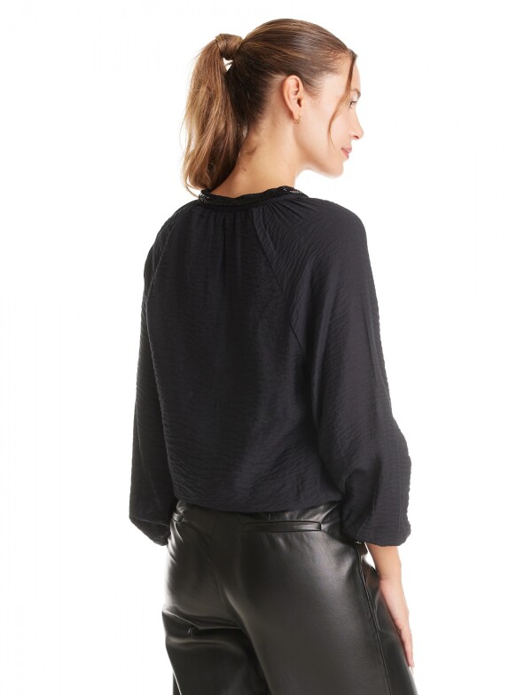 Blusa Saten Mostacillas NEGRO