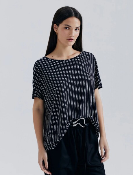 BLUSA ESTAMPADA DE MANGA CORTA NEGRO