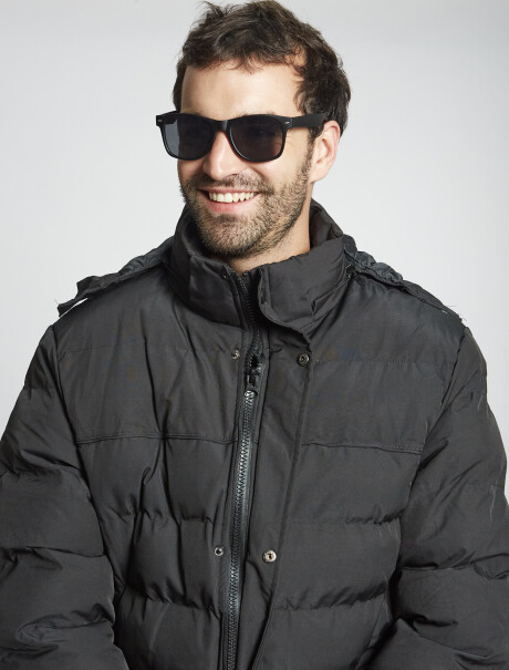 Campera capitoneada negro