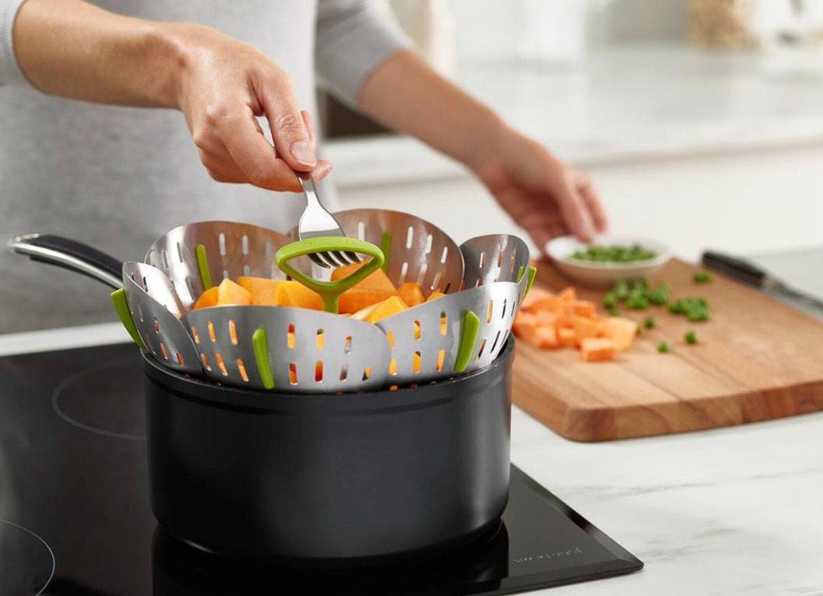 Cesta Vaporera Plegable Bloom Steel Joseph Joseph 