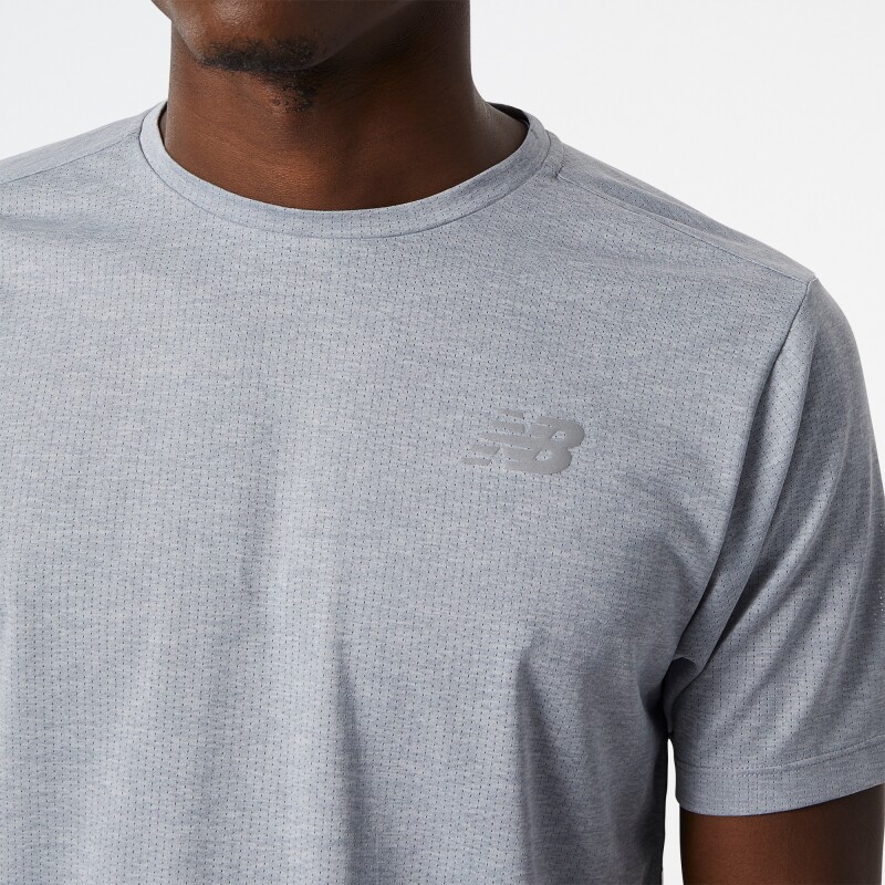 Remera New Balance de Hombre IMPACT RUN MT21262AG GREY