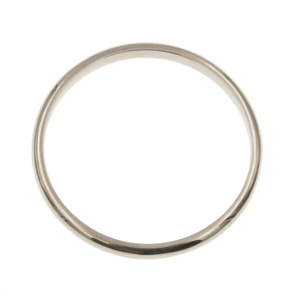 Par de alianzas clásicas en oro blanco 18k de 2mm y triple altura bombé Par de alianzas clásicas en oro blanco 18k de 2mm y triple altura bombé