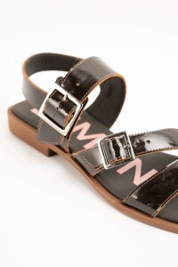 Sandalias De Doble Hebilla Chocolate