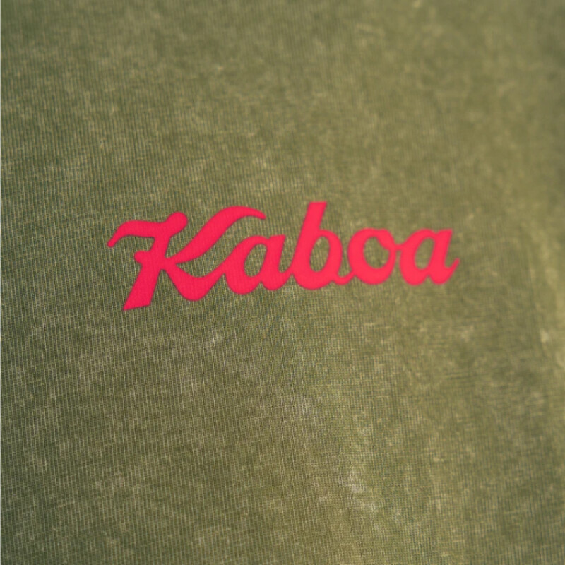 Remera Kaboa Caldo De Barrio - Verde Remera Kaboa Caldo De Barrio - Verde