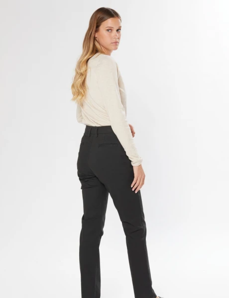 PANTALÓN CLÁSICO CON SPANDEX Negro