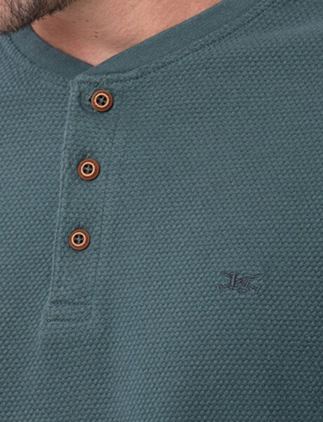 REMERA TEXTURADA DE ALGODÓN VERDE