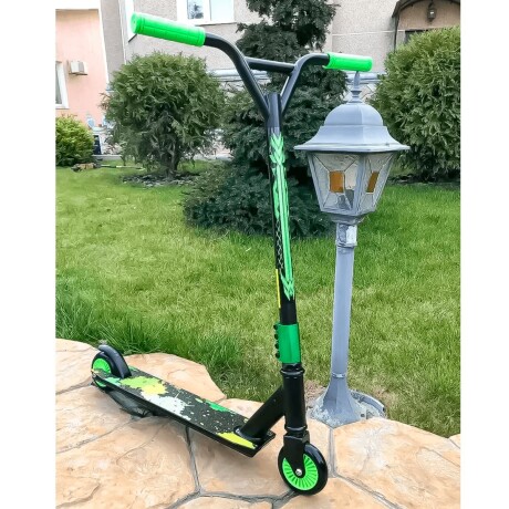 Monopatín Scooter Freestyle Acrobático Reforzado Stunt Giros 360° VERDE