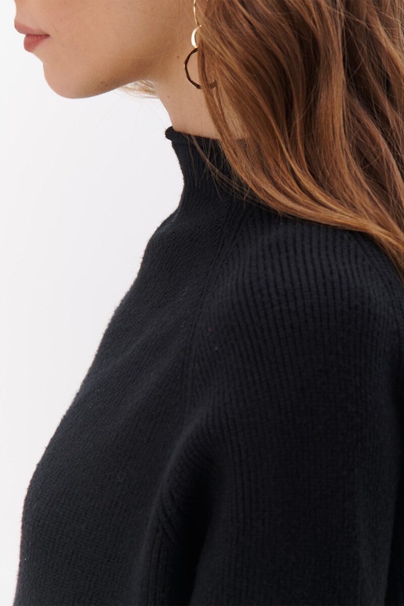 POLERA ALBA NEGRO