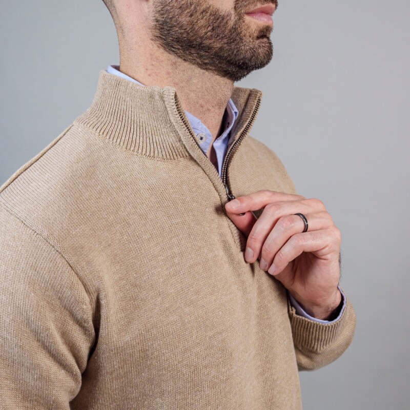 Buzo medio cierre Beige