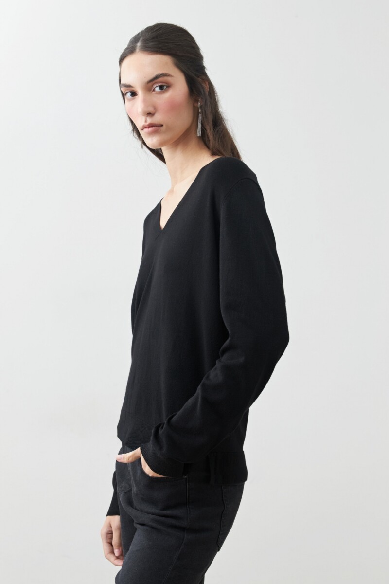 Sweater escote V negro