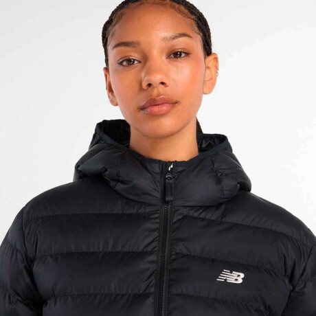 Abrigo Sport Essentials Hooded Puffer de Mujer Negro