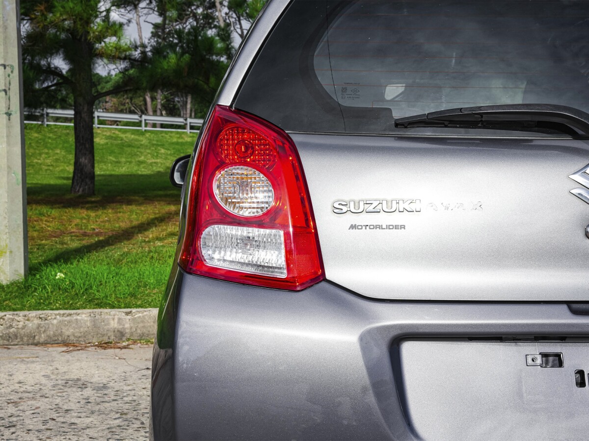 Suzuki Celerio GLX EXCELENTE ESTADO! | Permuta / Financia Suzuki Celerio GLX EXCELENTE ESTADO! | Permuta / Financia