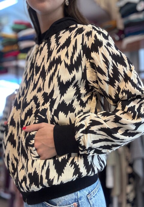 Campera capucha rayón Blanca y negra