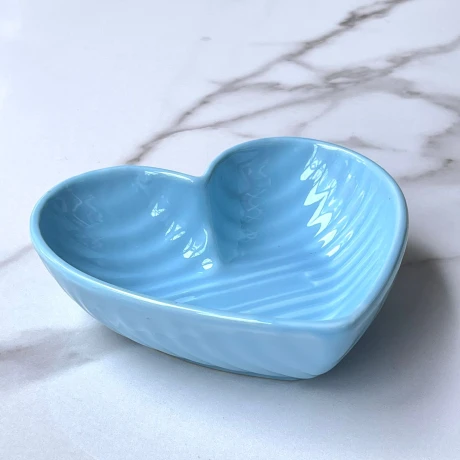 Bowl Corazón Cerámica Largo 15cm x Ancho 12cm x Alto 5cm Bowl Corazón Cerámica Largo 15cm x Ancho 12cm x Alto 5cm