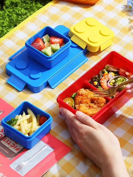 LUNCHERA BLOQUES MULTICOLOR