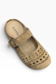 Zueco calado con hebilla BT405 Camel