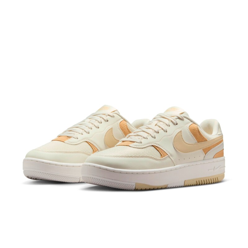 Championes Nike Gamma Force de Mujer Crema