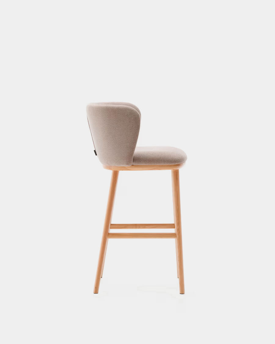 Taburete Ciselia chenilla marrón y madera maciza fresno acabado tono natural 65cm