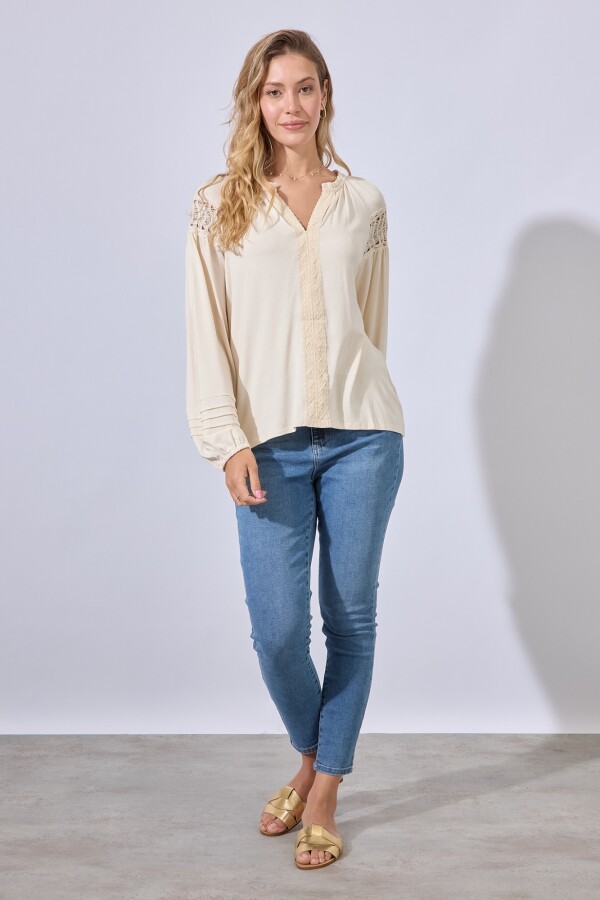 Blusa Puntilla BEIGE CLARO