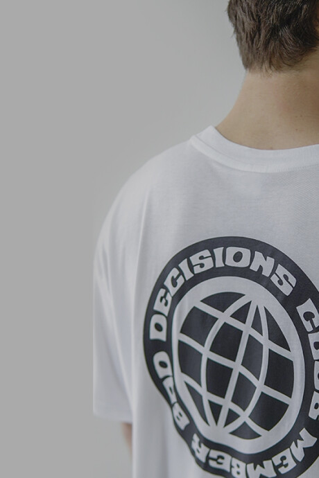 Remera Pulau Bad Decisions Blanco