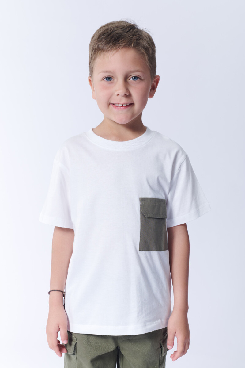 Remera Con Bolsillo Contraste - Blanco Y Verde 