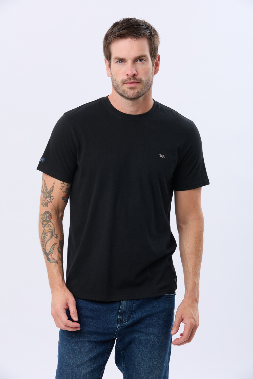 REMERA BÁSICA DE ALGODÓN Negro