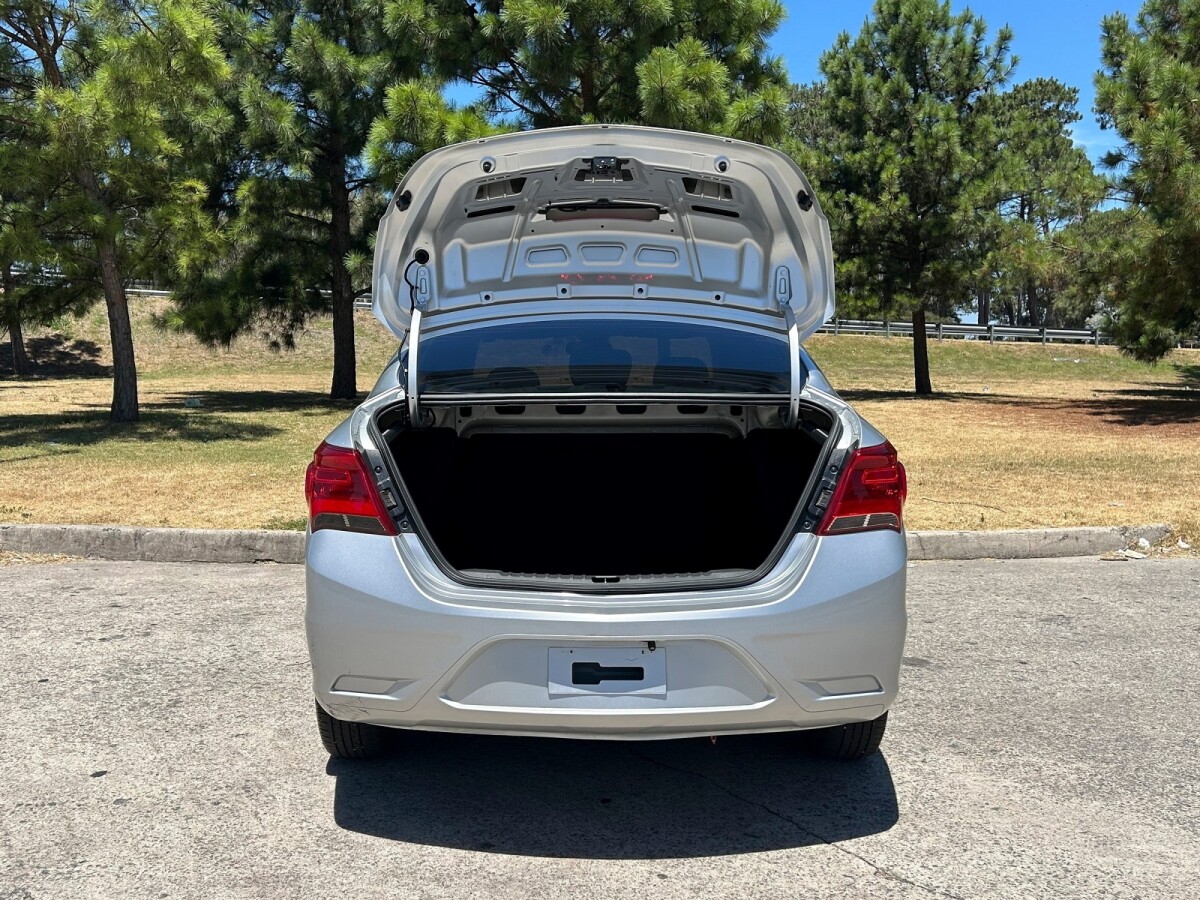 Chevrolet Joy Plus 1.0 Sedan Extra Full | Permuta / Financia Chevrolet Joy Plus 1.0 Sedan Extra Full | Permuta / Financia