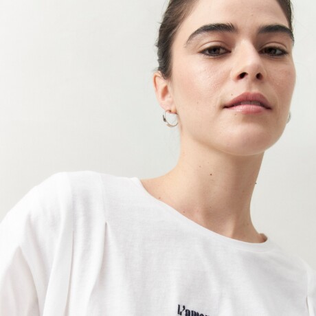 REMERA LIATRA Blanco